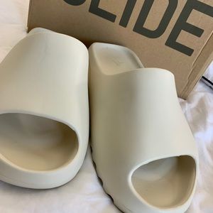 Yeezy Slides- Bone